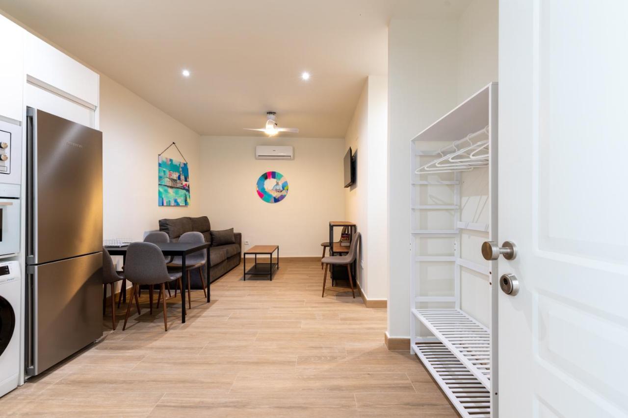 Apartamentos Cervantes 17 Sevilla Bagian luar foto