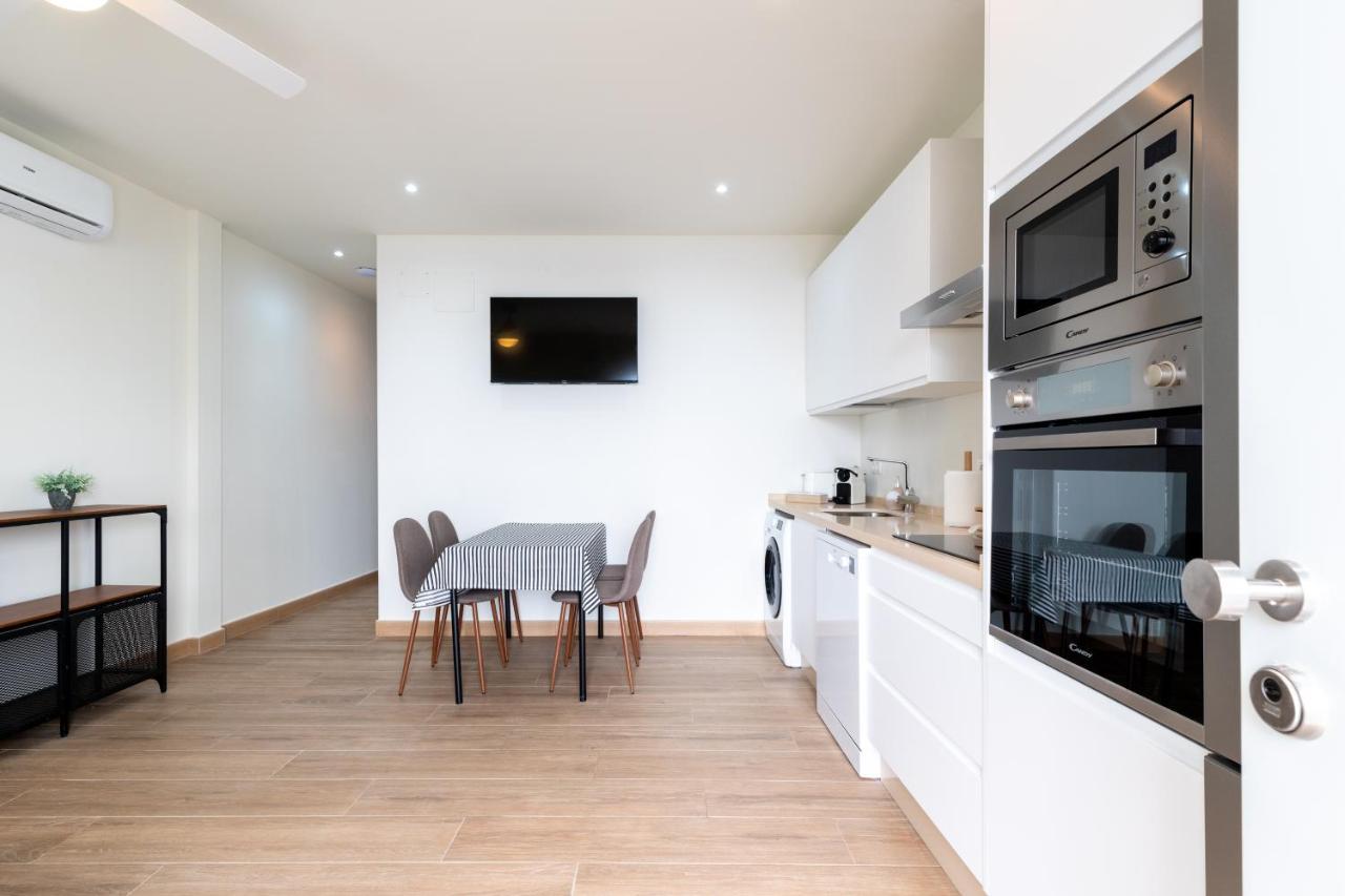 Apartamentos Cervantes 17 Sevilla Bagian luar foto