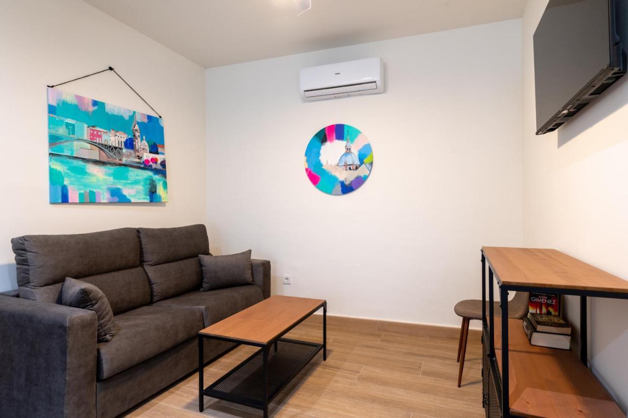 Apartamentos Cervantes 17 Sevilla Bagian luar foto