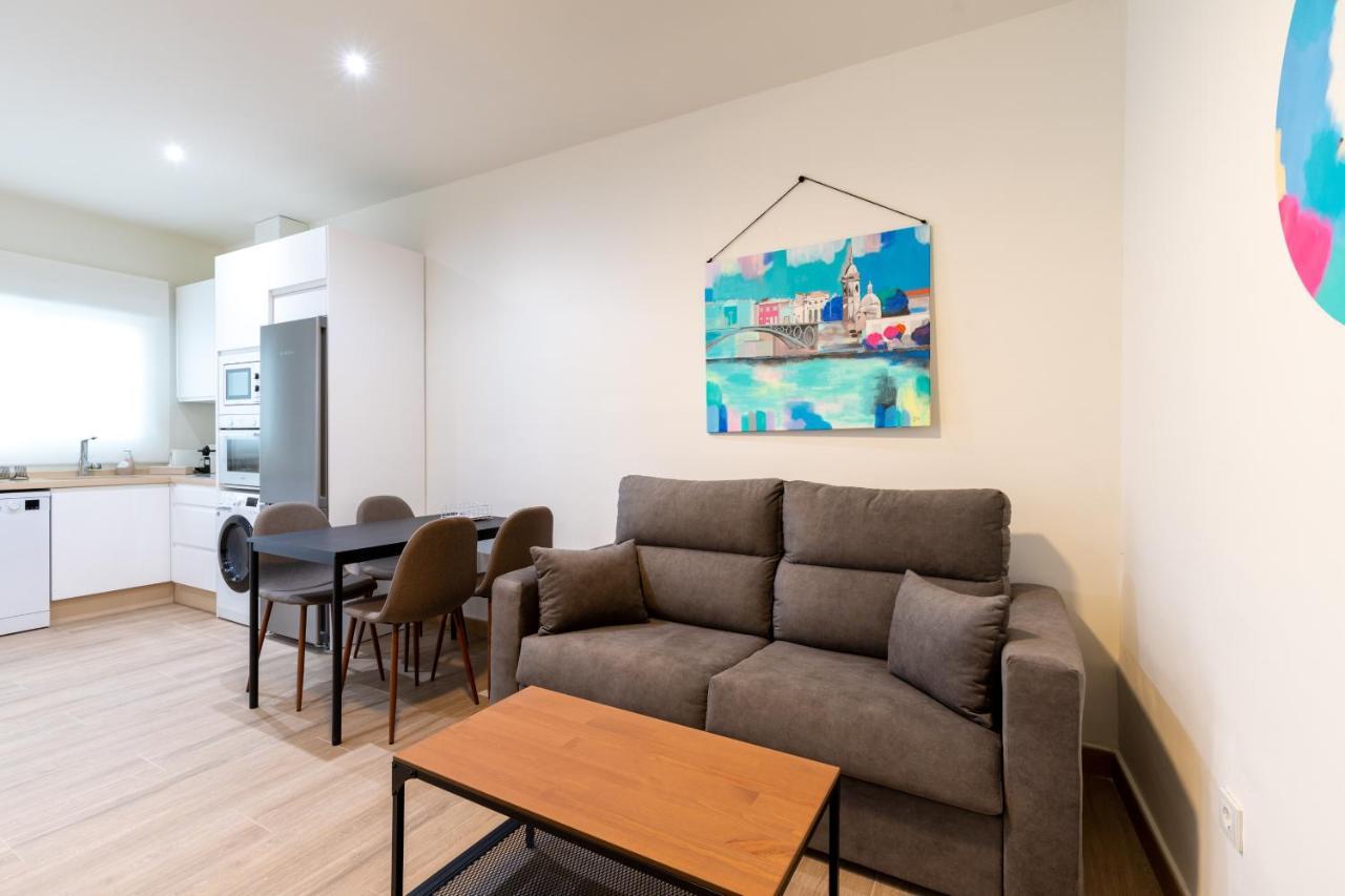 Apartamentos Cervantes 17 Sevilla Bagian luar foto