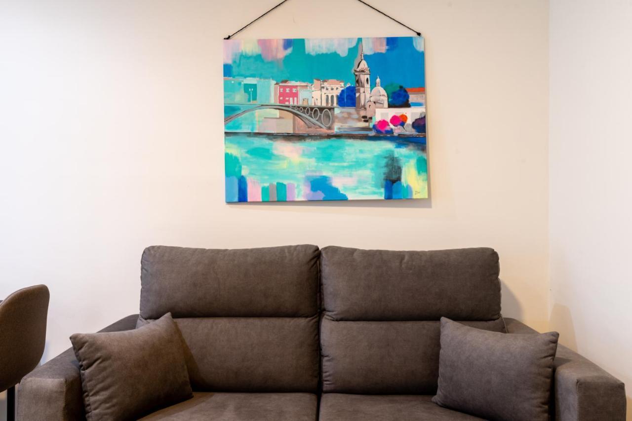 Apartamentos Cervantes 17 Sevilla Bagian luar foto