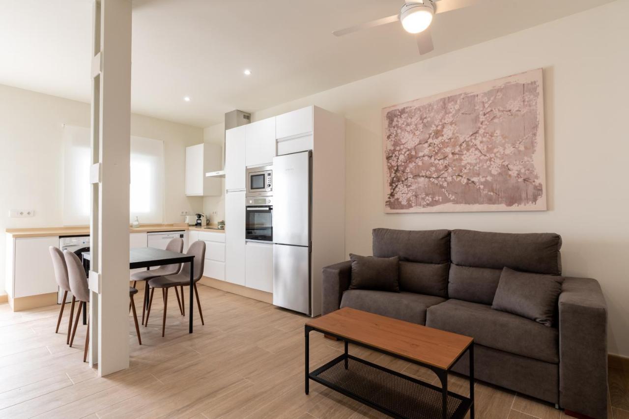 Apartamentos Cervantes 17 Sevilla Bagian luar foto