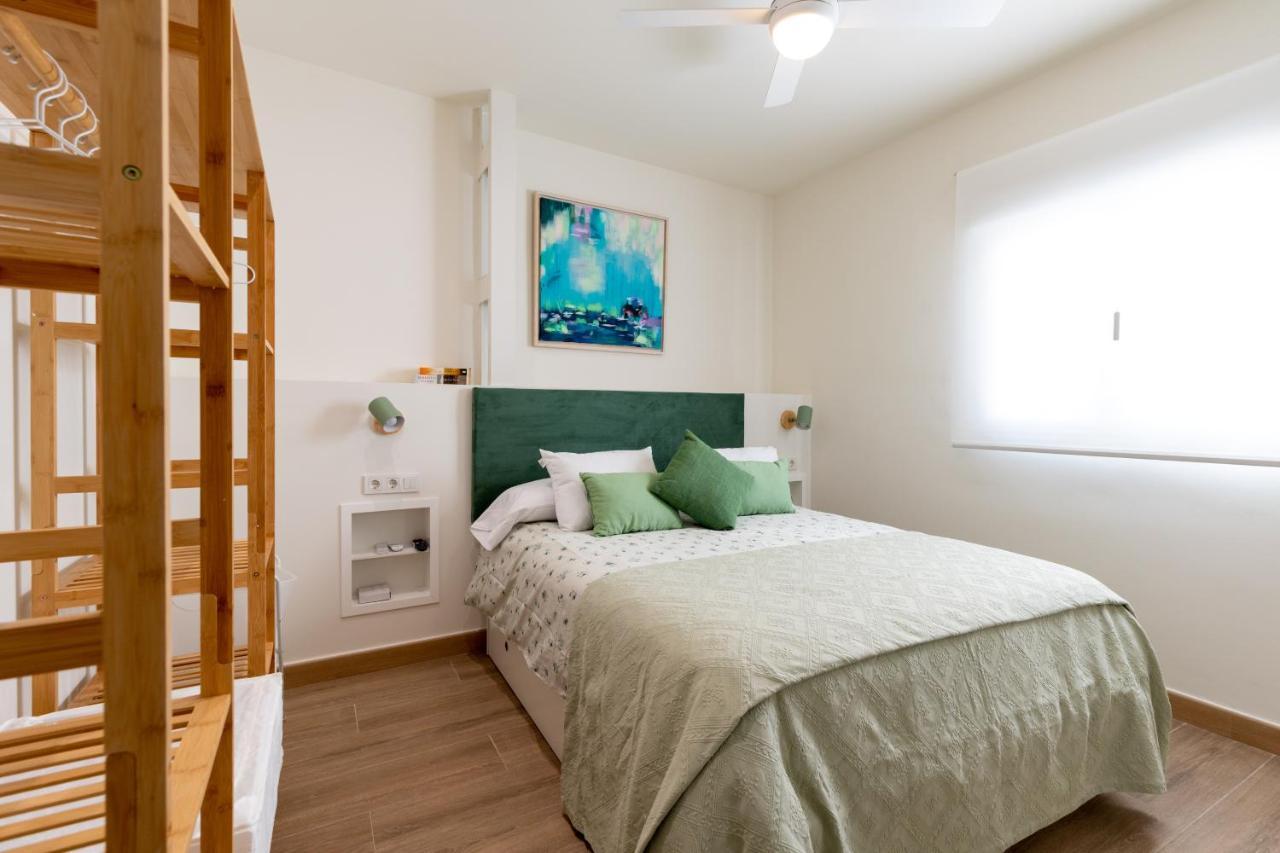 Apartamentos Cervantes 17 Sevilla Bagian luar foto