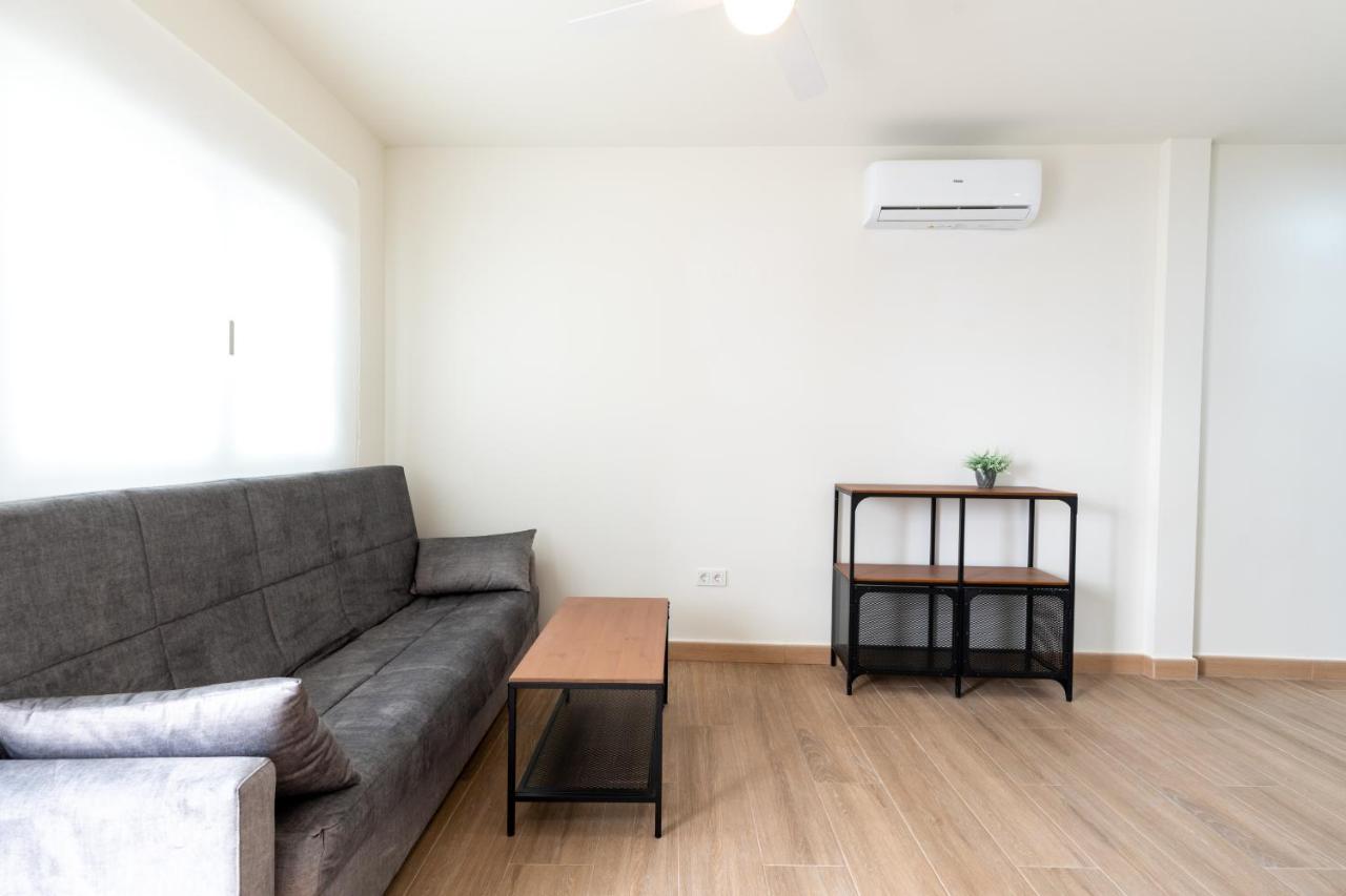 Apartamentos Cervantes 17 Sevilla Bagian luar foto