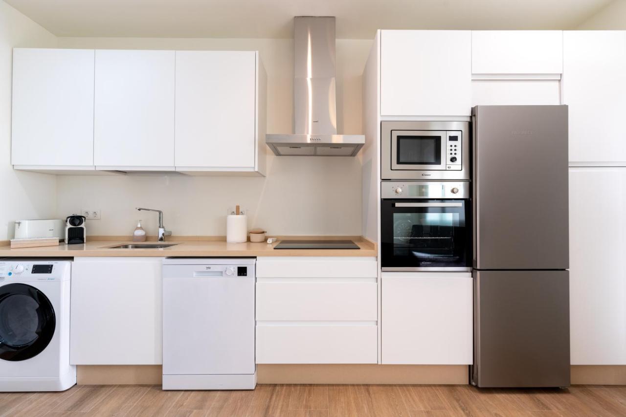 Apartamentos Cervantes 17 Sevilla Bagian luar foto