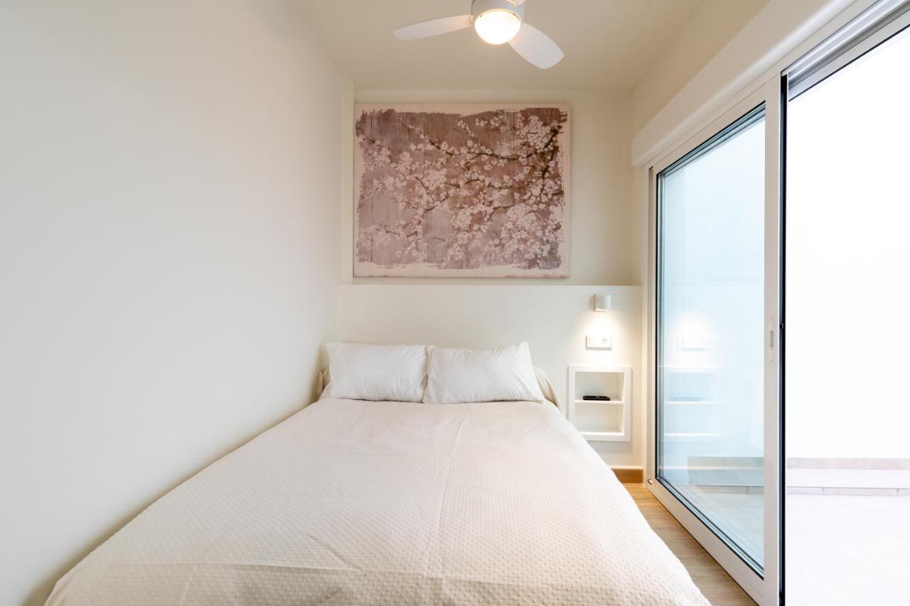 Apartamentos Cervantes 17 Sevilla Bagian luar foto