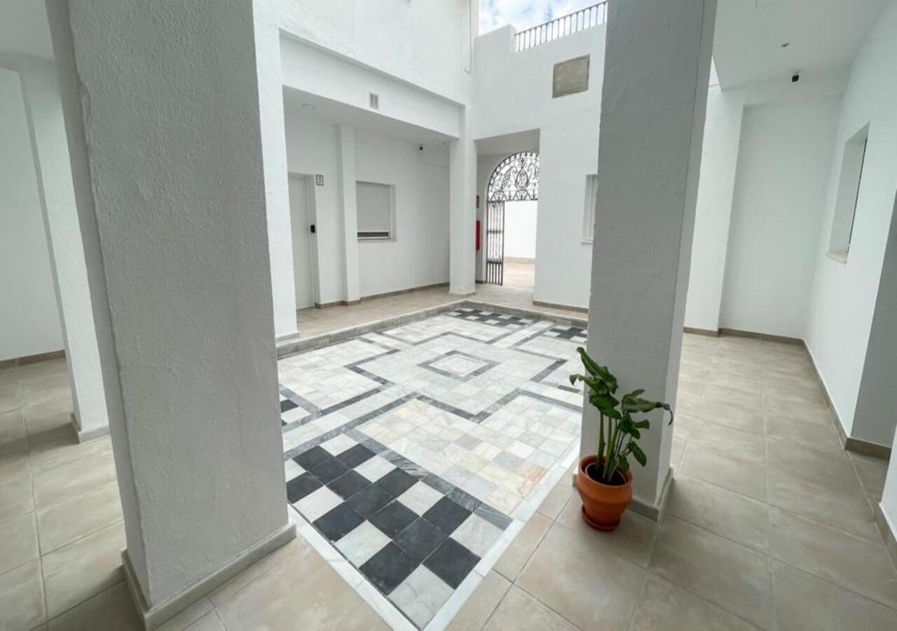 Apartamentos Cervantes 17 Sevilla Bagian luar foto